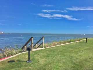 8 Victoria Drive 8, Amityville, NY 11701