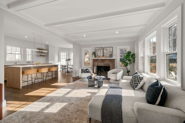 209 High St, Brookline, MA 02445