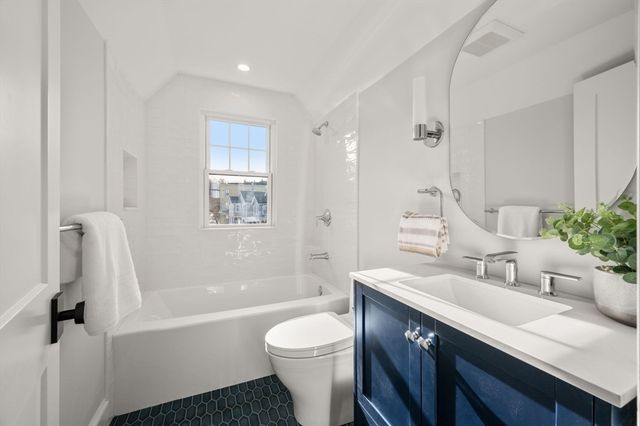 209 High St, Brookline, MA 02445