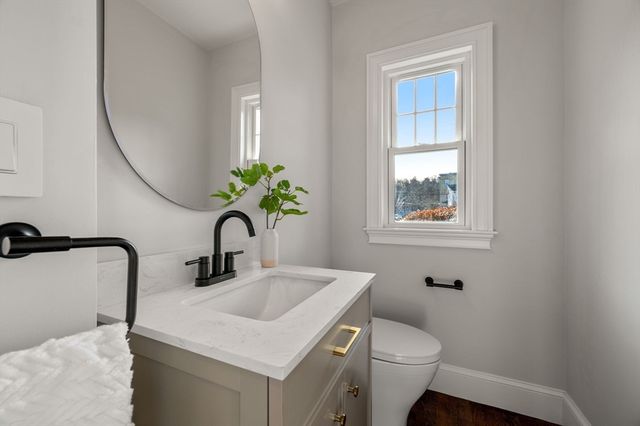 209 High St, Brookline, MA 02445