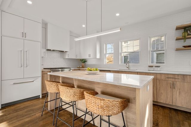 209 High St, Brookline, MA 02445