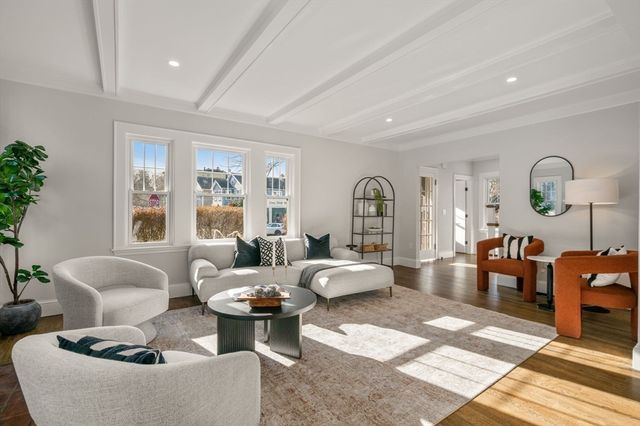 209 High St, Brookline, MA 02445