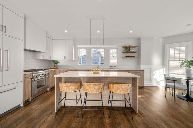 209 High St, Brookline, MA 02445