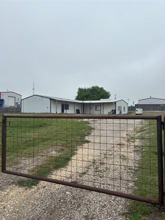 4745 S Interstate 35 W, Alvarado, TX 76009