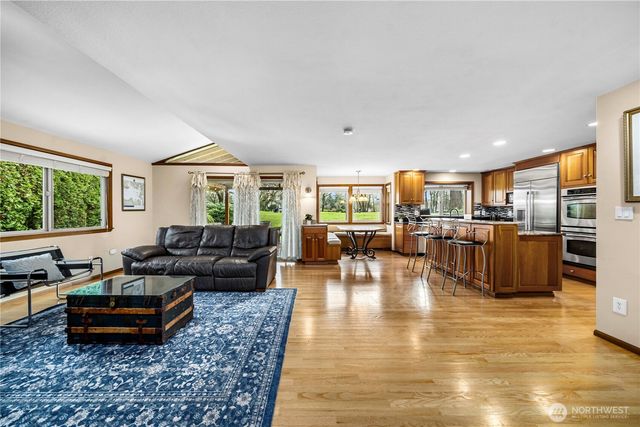 8610 Zircon Drive SW, Lakewood, WA 98498