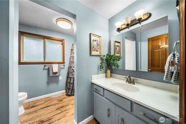 8610 Zircon Drive SW, Lakewood, WA 98498