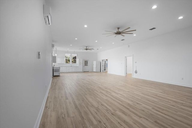 6990 Pin Oak, Big Sandy, TX 75755