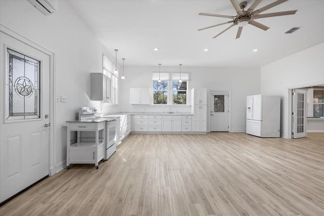 6990 Pin Oak, Big Sandy, TX 75755