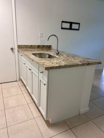 4581 W Mcnab Road 33, Pompano Beach, FL 33069