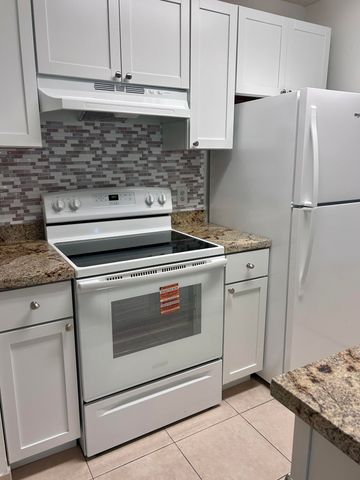 4581 W Mcnab Road 33, Pompano Beach, FL 33069