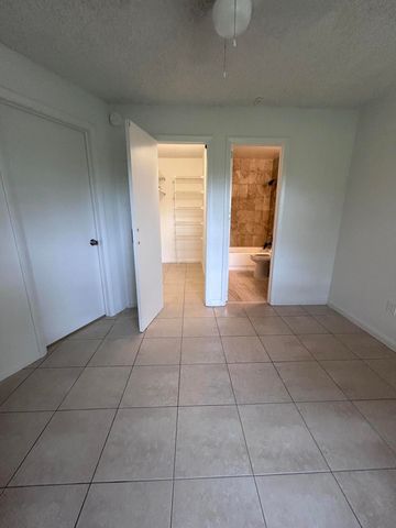 4581 W Mcnab Road 33, Pompano Beach, FL 33069