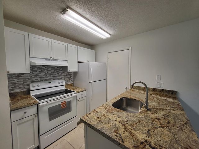 4581 W Mcnab Road 33, Pompano Beach, FL 33069