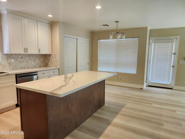 21280 N 96TH Avenue, Peoria, AZ 85382