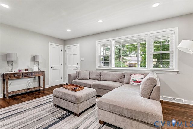 8318 Lydell Dr, Henrico, VA 23228