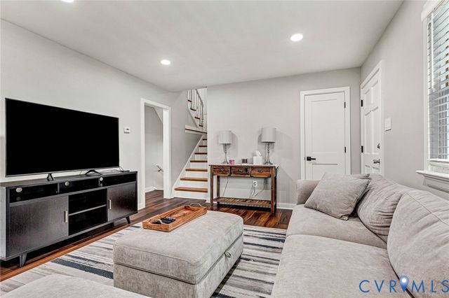 8318 Lydell Dr, Henrico, VA 23228