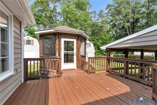 8318 Lydell Dr, Henrico, VA 23228