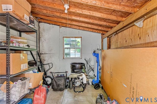 8318 Lydell Dr, Henrico, VA 23228