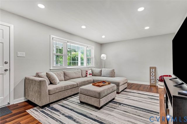 8318 Lydell Dr, Henrico, VA 23228