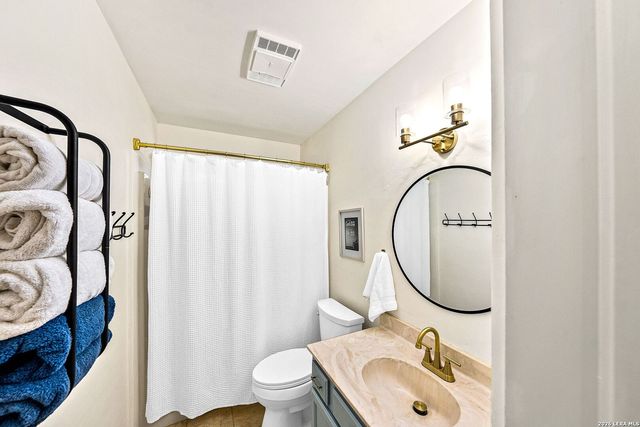 8621 INDIAN HILLS LN, Boerne, TX 78006