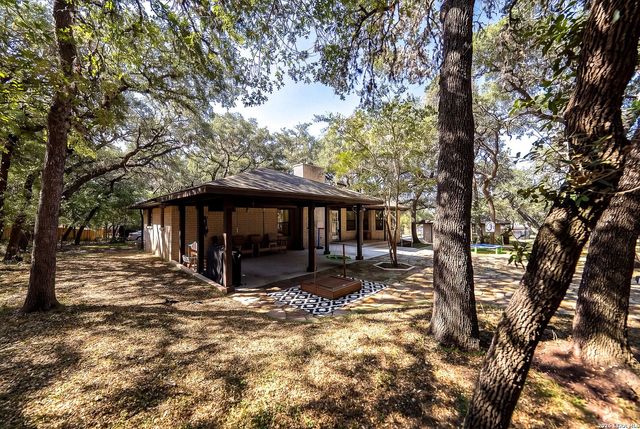 8621 INDIAN HILLS LN, Boerne, TX 78006