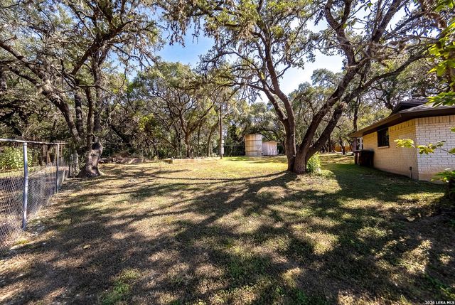 8621 INDIAN HILLS LN, Boerne, TX 78006