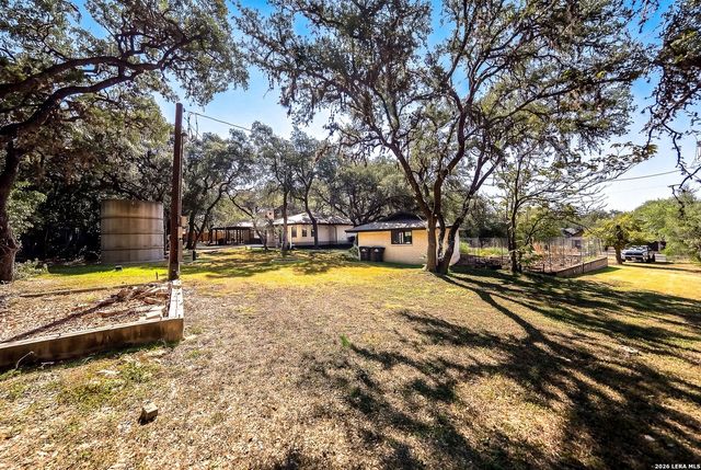 8621 INDIAN HILLS LN, Boerne, TX 78006
