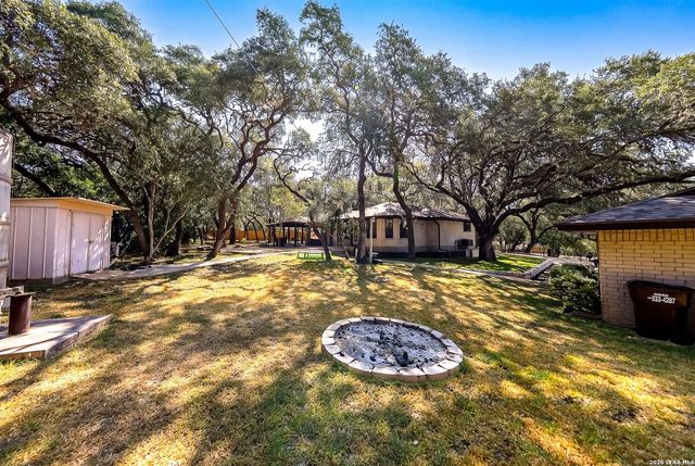 8621 INDIAN HILLS LN, Boerne, TX 78006