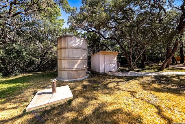 8621 INDIAN HILLS LN, Boerne, TX 78006