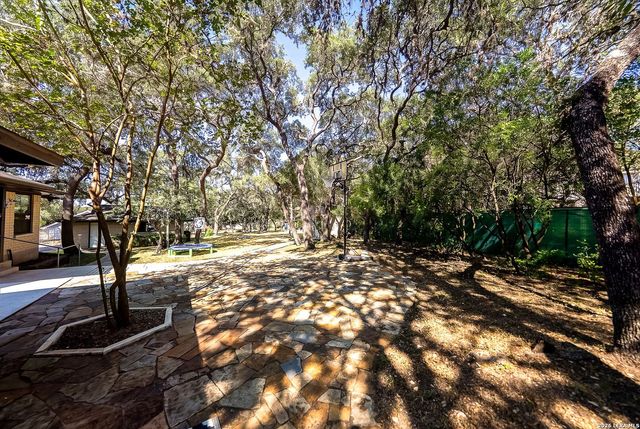 8621 INDIAN HILLS LN, Boerne, TX 78006