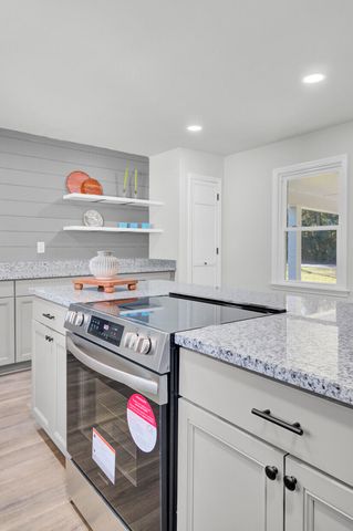 200 Roosevelt Drive, Saint Stephen, SC 29479