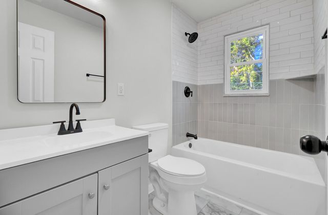 200 Roosevelt Drive, Saint Stephen, SC 29479
