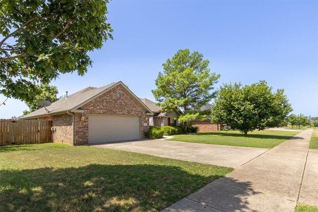 1831 Spring Creek Avenue, Springdale, AR 72764