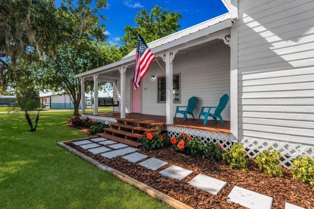 Image 2 of property listing at 216 LANGFORD STREET NW, Fort Meade, FL 33841