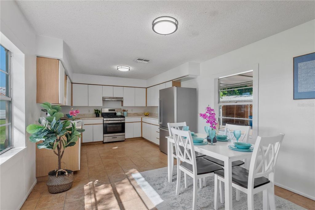 Image 4 of property listing at 216 LANGFORD STREET NW, Fort Meade, FL 33841