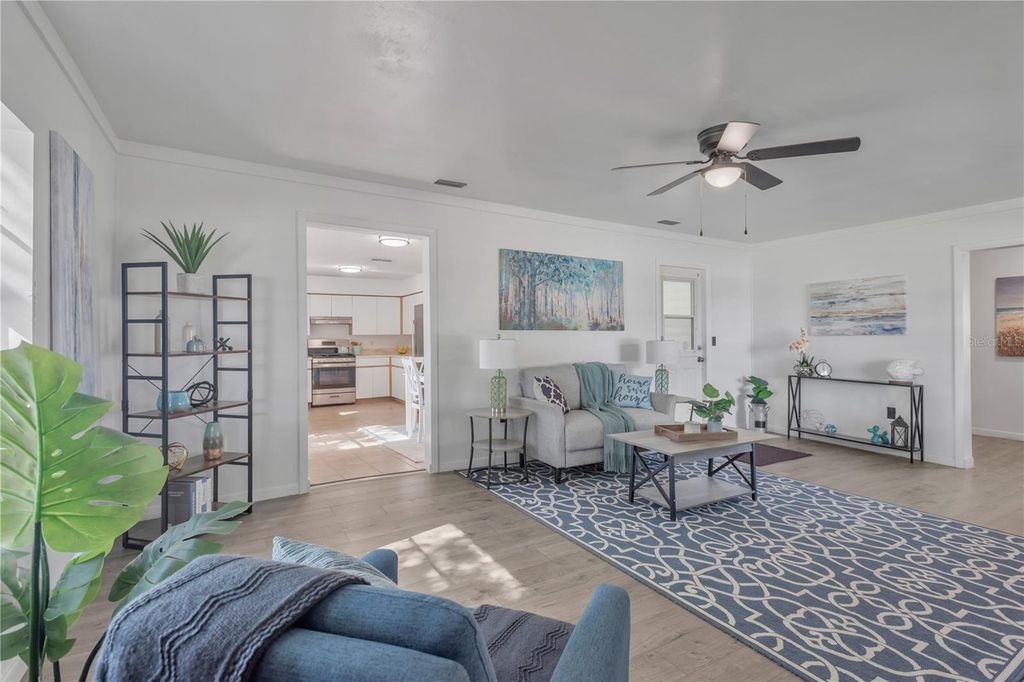 Image 5 of property listing at 216 LANGFORD STREET NW, Fort Meade, FL 33841