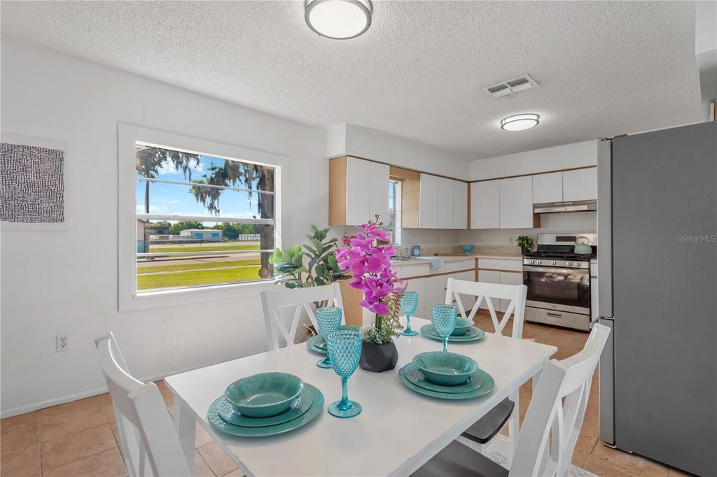 Image 6 of property listing at 216 LANGFORD STREET NW, Fort Meade, FL 33841