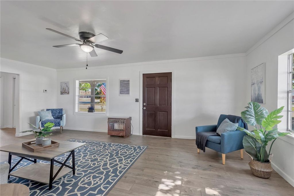 Image 9 of property listing at 216 LANGFORD STREET NW, Fort Meade, FL 33841