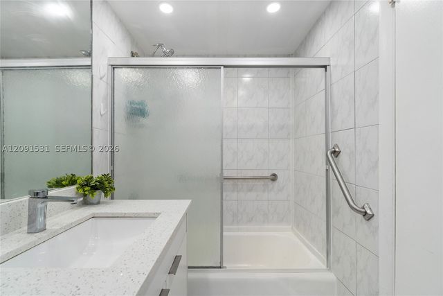 3720 Inverrary Dr 1M, Lauderhill, FL 33319