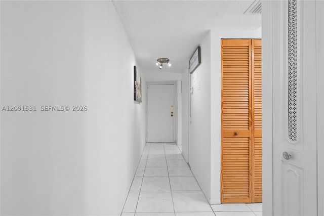 3720 Inverrary Dr 1M, Lauderhill, FL 33319