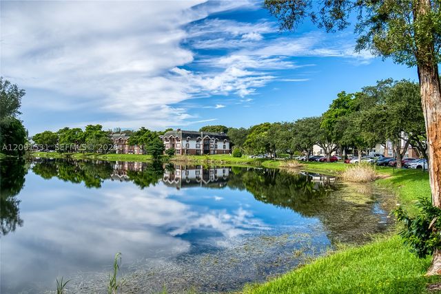 3720 Inverrary Dr 1M, Lauderhill, FL 33319