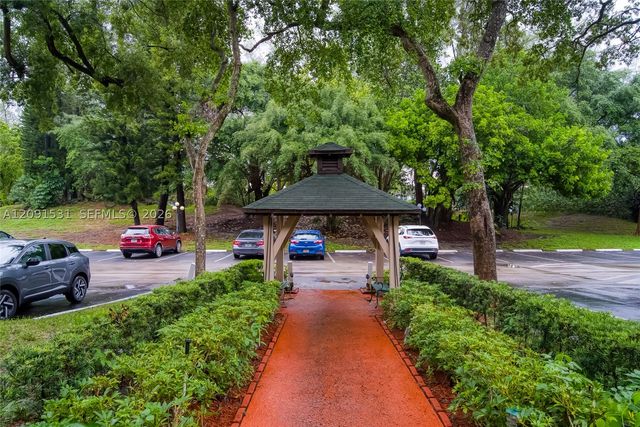 3720 Inverrary Dr 1M, Lauderhill, FL 33319