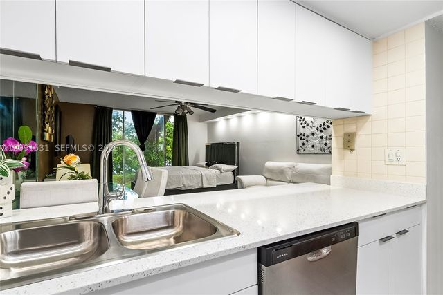3720 Inverrary Dr 1M, Lauderhill, FL 33319