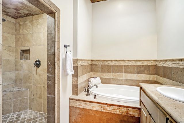 4900 Guadalupe Trail NW, Albuquerque, NM 87107