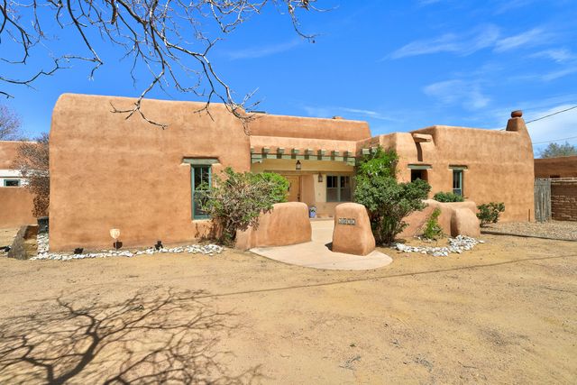 4900 Guadalupe Trail NW, Albuquerque, NM 87107