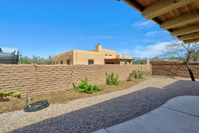 4900 Guadalupe Trail NW, Albuquerque, NM 87107