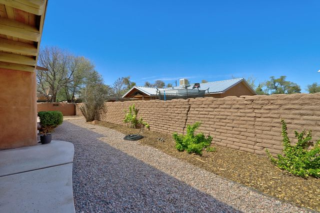 4900 Guadalupe Trail NW, Albuquerque, NM 87107