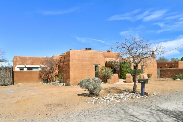 4900 Guadalupe Trail NW, Albuquerque, NM 87107