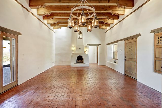 4900 Guadalupe Trail NW, Albuquerque, NM 87107