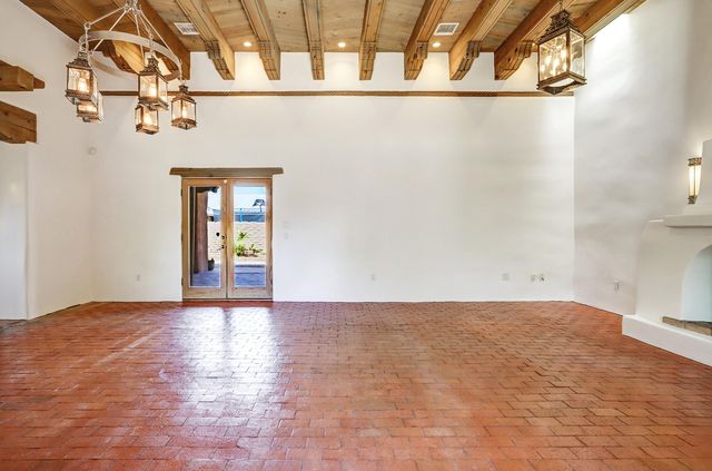 4900 Guadalupe Trail NW, Albuquerque, NM 87107