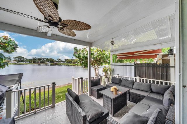 139 Plantation Boulevard, Lake Worth, FL 33467